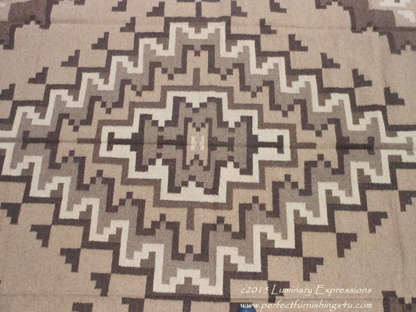 Soft_Elegant_Hand_woven_TGH_Rug_1587_Closeup