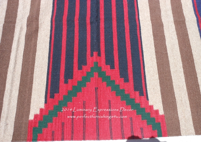 Vertical_Striped_Chief_hand_woven_wool_Rug_Closeup